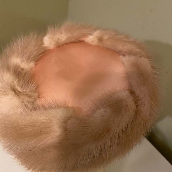 Gorgeous Pillbox Fawn Mink over Peach Satin Chuch / Dress Hat - Picture 5 of 8